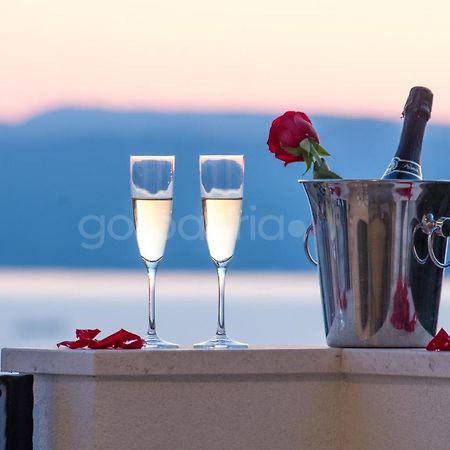 Villa Smaragd - Opal - Luxury Apt With Shared Pool And Private Hot Tub Makarska Kültér fotó