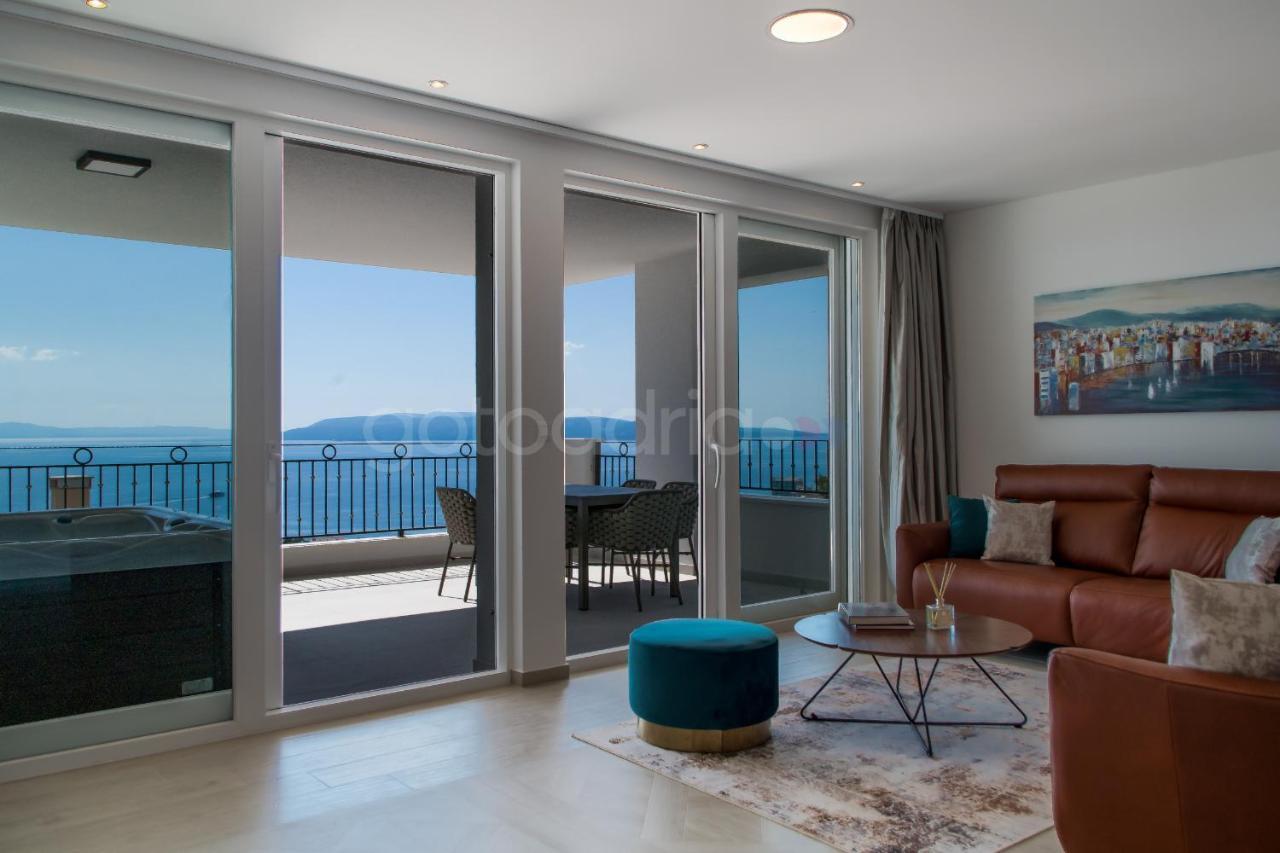 Villa Smaragd - Opal - Luxury Apt With Shared Pool And Private Hot Tub Makarska Kültér fotó