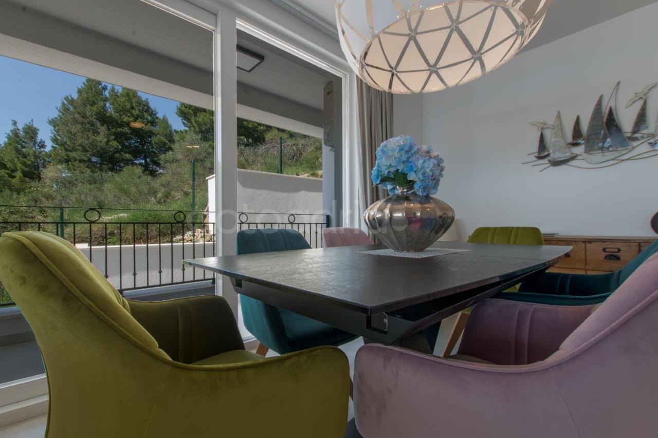 Villa Smaragd - Opal - Luxury Apt With Shared Pool And Private Hot Tub Makarska Kültér fotó