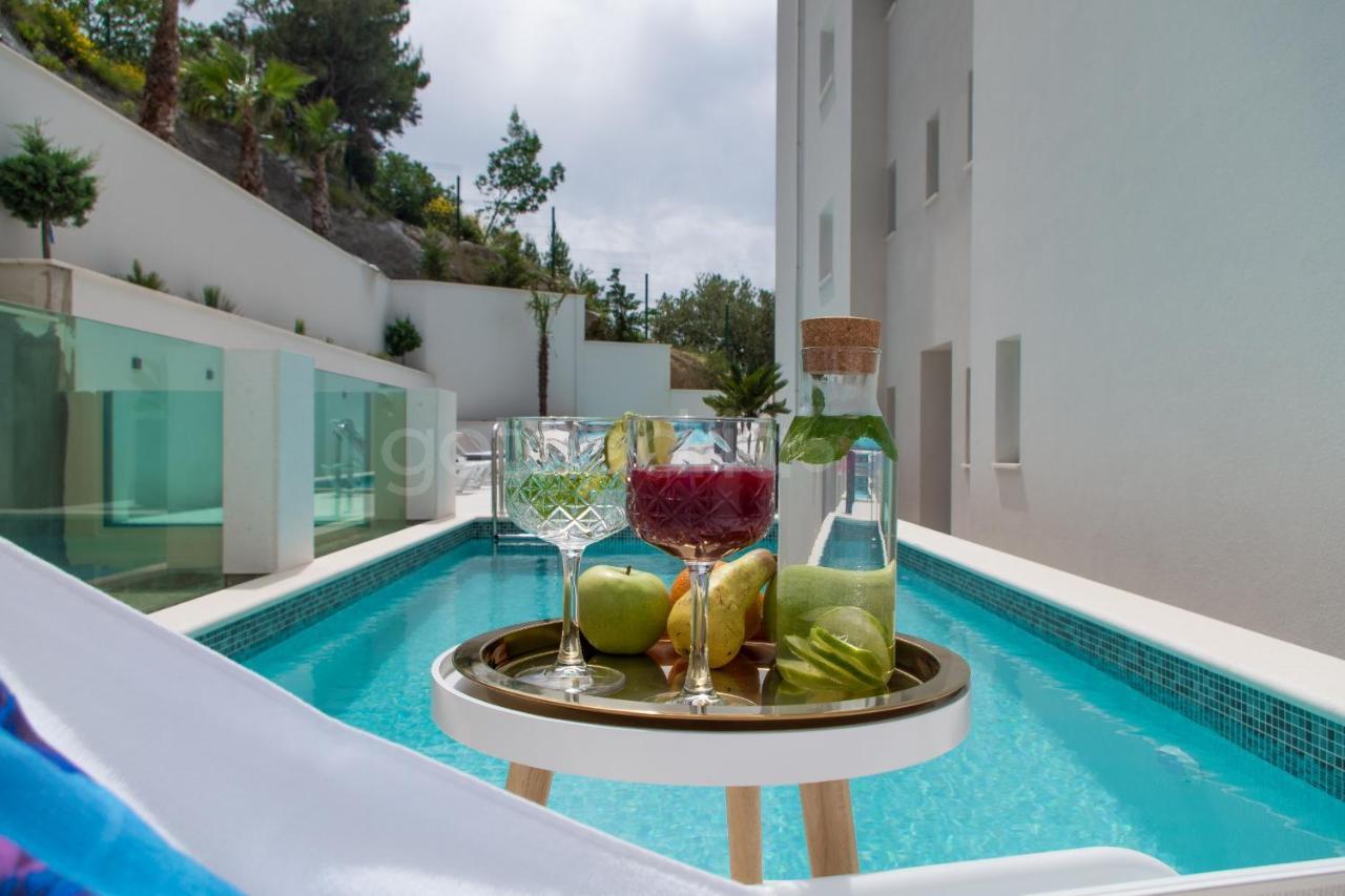 Villa Smaragd - Opal - Luxury Apt With Shared Pool And Private Hot Tub Makarska Kültér fotó
