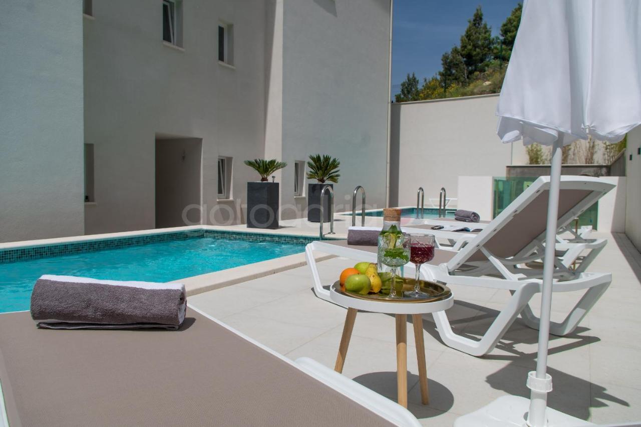 Villa Smaragd - Opal - Luxury Apt With Shared Pool And Private Hot Tub Makarska Kültér fotó